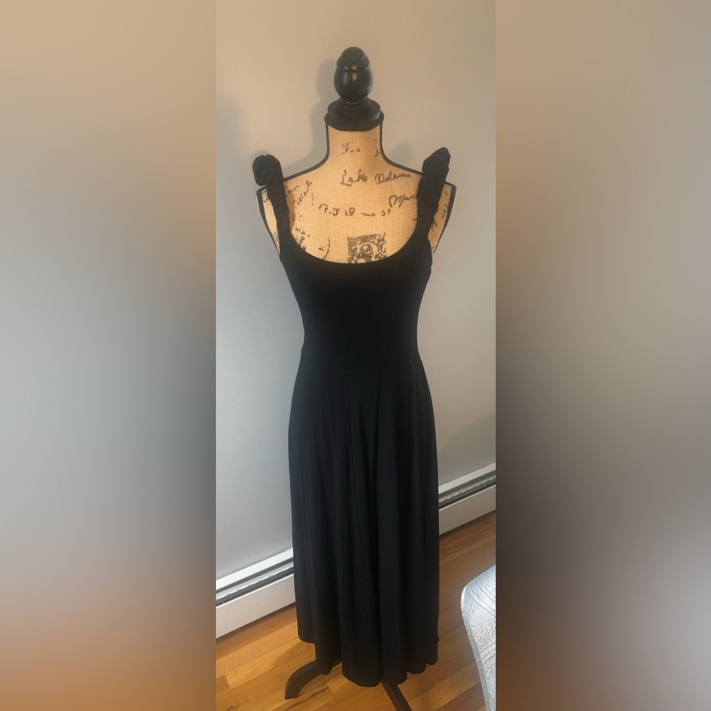 THE REFORMATION PUFF SLEEVE BLACK MIDI DRESS: PRINCESSCORE COTTAGECORE ROYALCORE